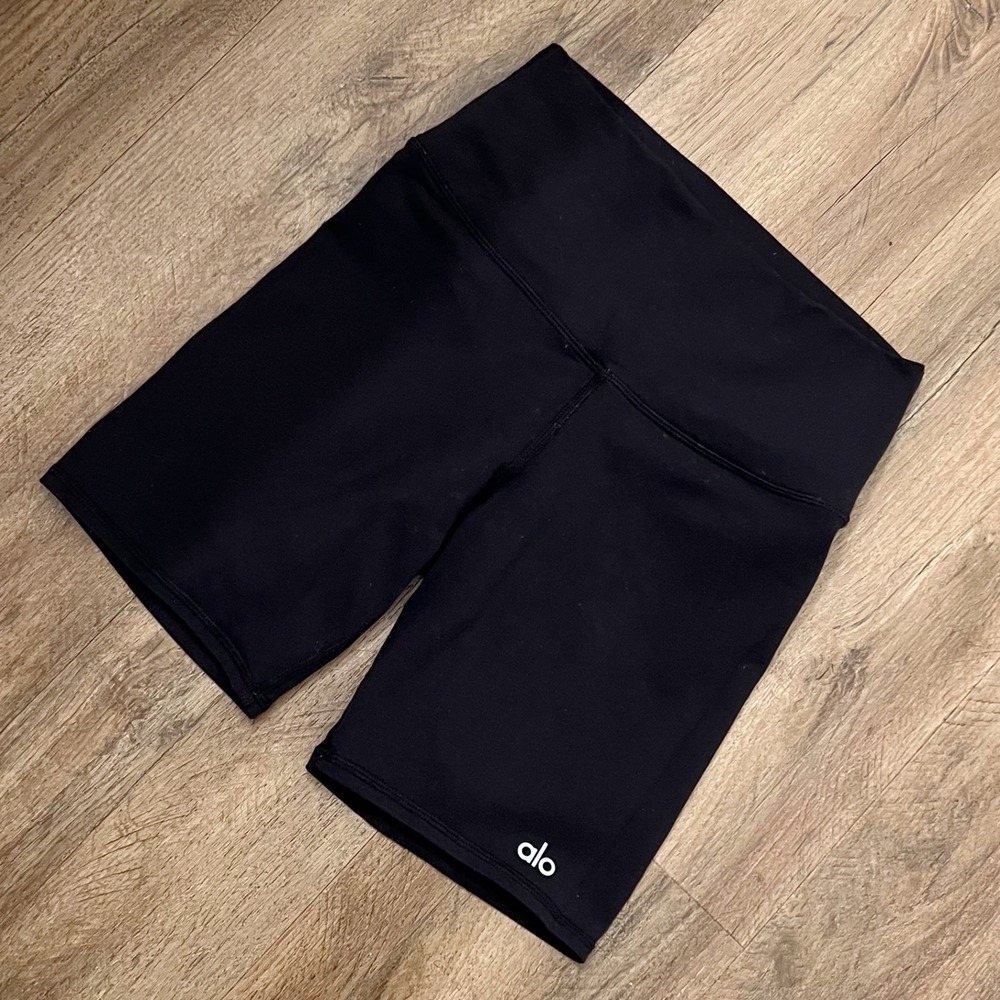 Alo Yoga Women's 7" High-Waist Biker Shorts in Black Size XS Activewear - Picture 6 of 11